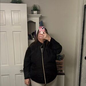 Women's Black Vest W/ pockets on each side in front — GENTLY USED!